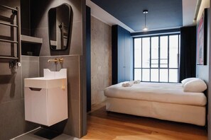 Iron/ironing board, WiFi, bed sheets - Babylon Grands Boulevards (Paris)