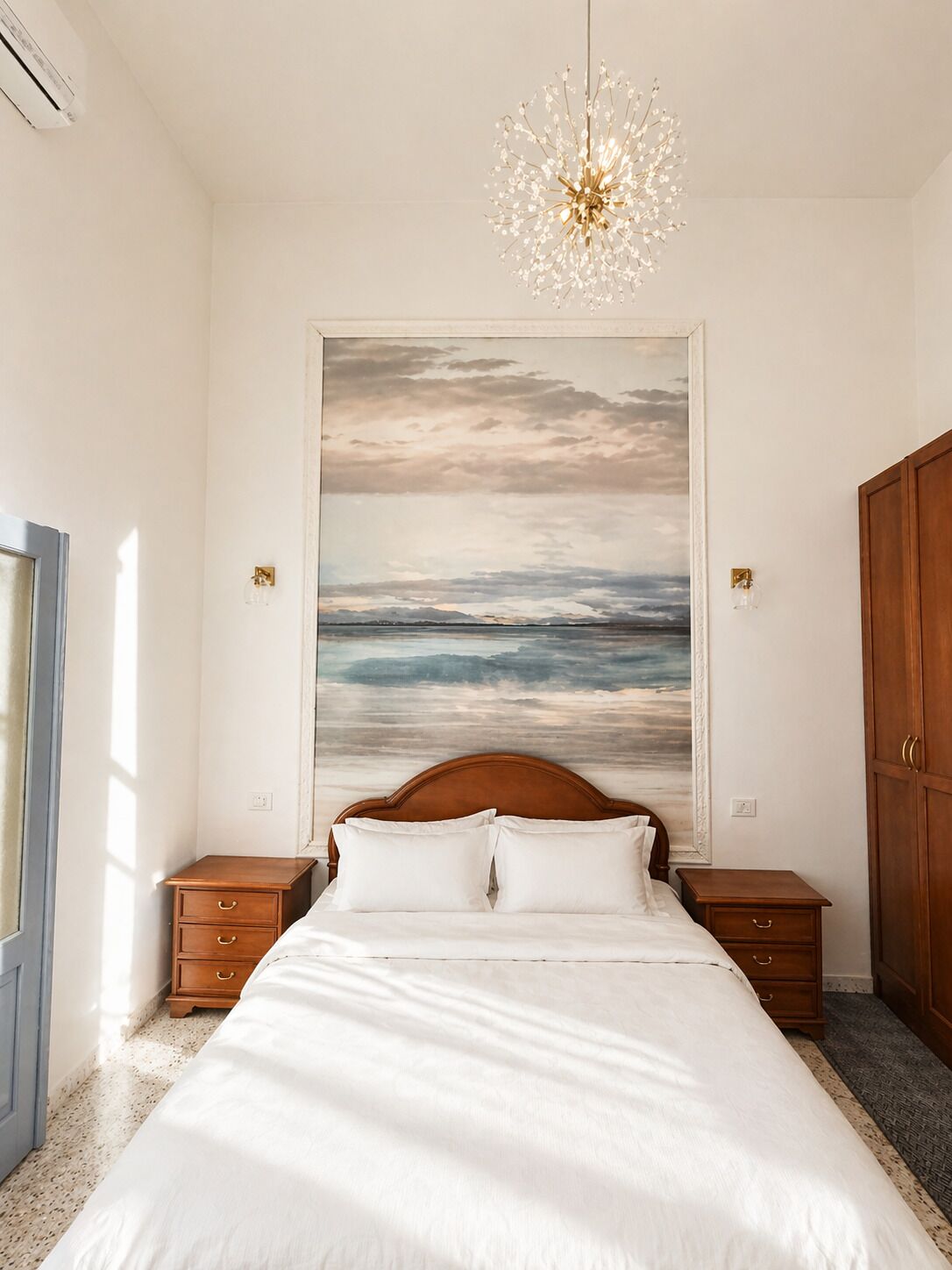 Iron/ironing board, WiFi, bed sheets