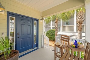 Terrace/patio - Sea Charm | Close to Beach | Golf Cart (LSV) | Community Pool (Santa Rosa Beach)