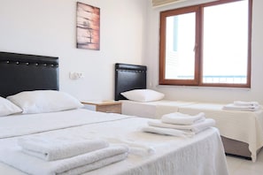 Deluxe Room, Balcony, Mountain View