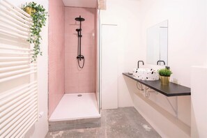 Apartment | Bathroom - The Industrial Apartments2bbkns (Antwerp)