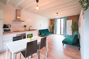 Apartment | Dining - The Industrial Apartments2bbkns (Antwerp)