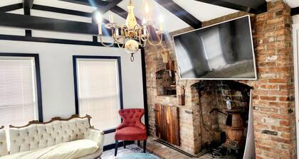 3-bedroom house in enjoyable Dix Hills with AC for relaxing stays