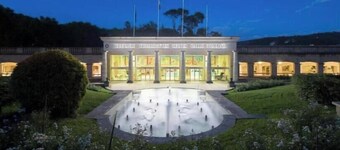 Résidence Les Grands Pins *** a stone's throw from the town center and the Spa des Thermes