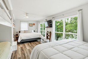 Room - Deepwater Delight- Dock, Firepit & Patio overlooking the lake (Graford)