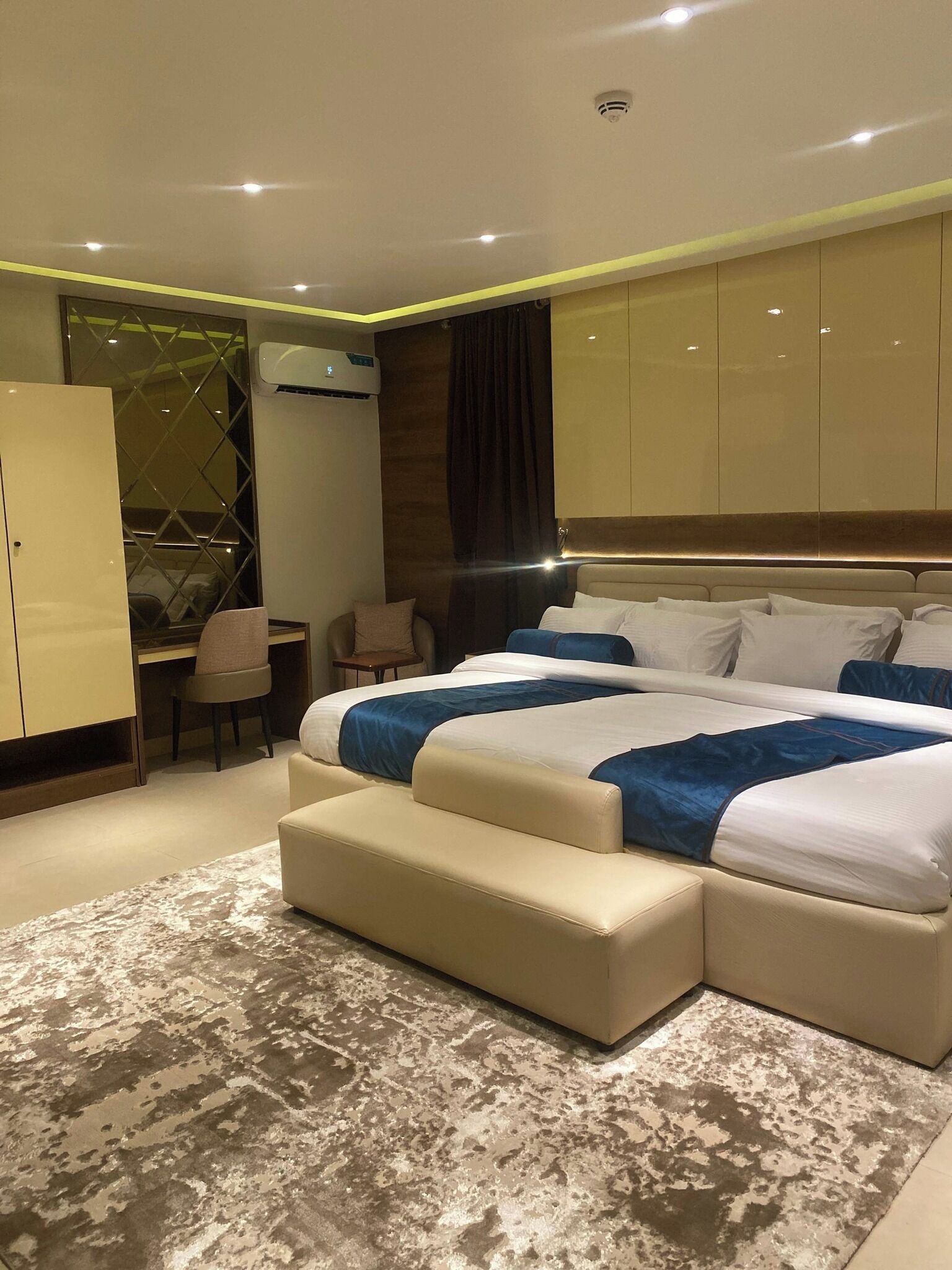 Chambre Familiale, balcon, vue ville