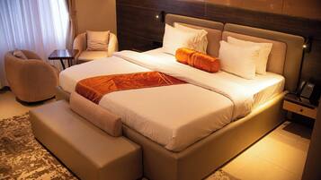 Family Room, Balcony, City View | In-room safe, desk, laptop workspace, blackout drapes