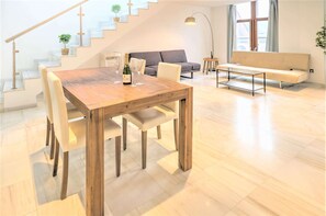 Apartment | Dining - Central Antwerp Marble Lodge (Antwerp)