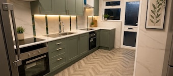 Newly Refurbished House - Perfect for short stays
