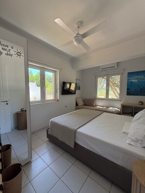 5 bedrooms, iron/ironing board, free WiFi, bed sheets - Serenity villa close to the beach @Sounio (Κάτω Ποσειδωνία)