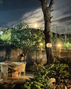Outdoor dining - Serenity villa close to the beach @Sounio (Κάτω Ποσειδωνία)