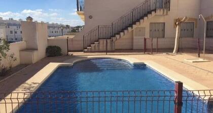 Seaside 2 Bed Apartment Sleeps 3 - Pool - Pets Ok