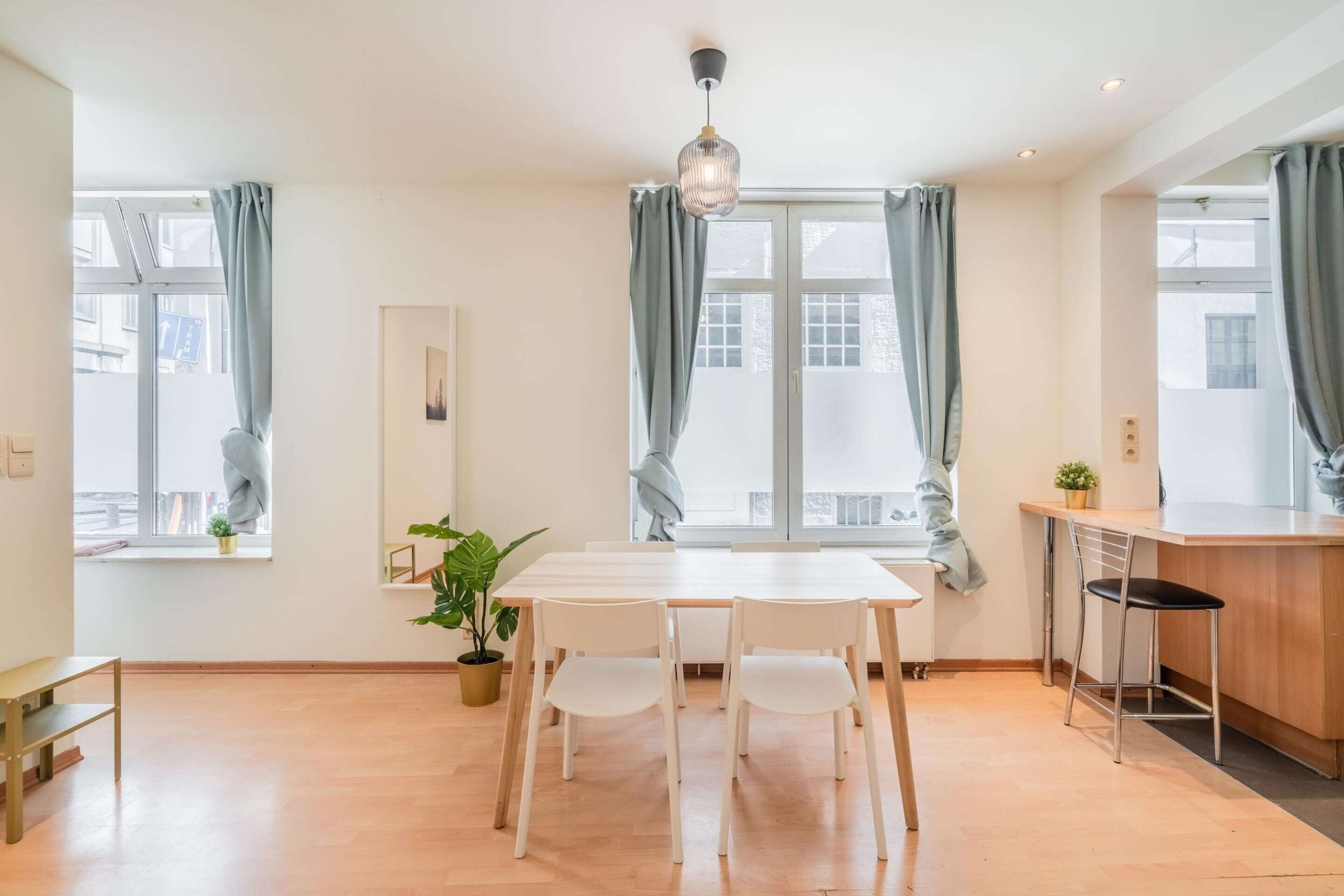 Apartment | Dining