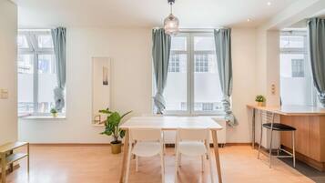Apartment | Dining