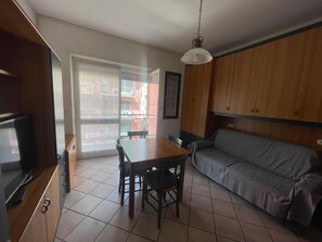 Living area - Apartment 'Liam's House' with Balcony, Wi-Fi and Air Conditioning (Rapallo)