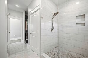 Hair dryer, towels - Sea The Pointe: Luxurious Living on Davis Canal (Oak Island)