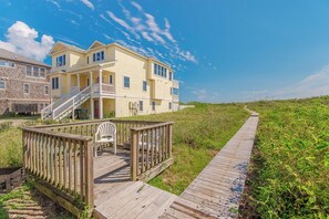 Terrace/patio - JL #426 | J. Jones - Oceanfront - Pet Friendly (Nags Head)
