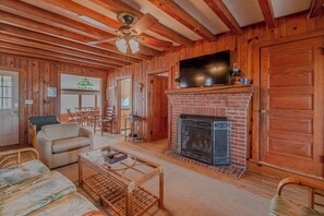 Smart TV, fireplace - JL #426 | J. Jones - Oceanfront - Pet Friendly (Nags Head)