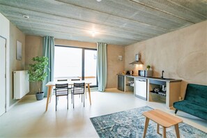 Apartment | Dining - Antwerp Central Residence 1bbkinternetns (Antwerp)