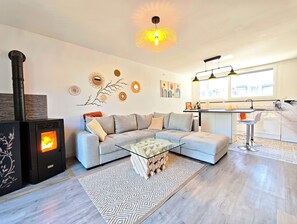 Living area - La villa des cimes - Close to the lake (Tresserve)