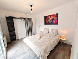 WiFi, bed sheets - Vrbo Property (Tresserve)