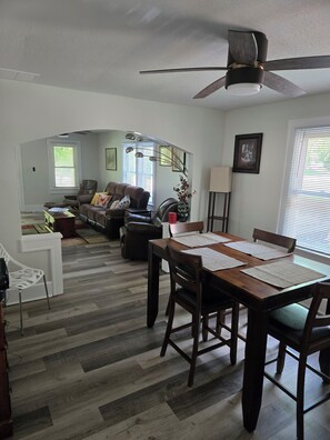 Dining - Cozy 2-bedroom house in charming Indianapolis with AC, Close to downtown, (Indianapolis)