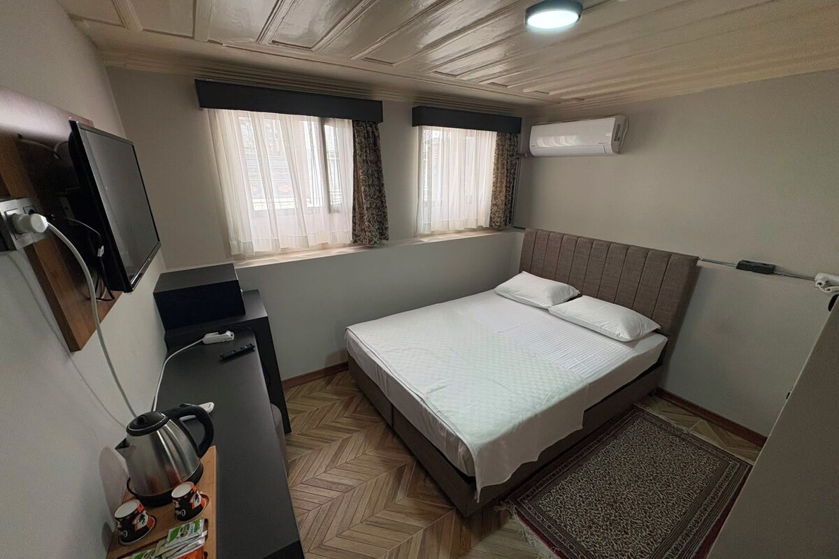經濟客房 | 高級寢具、房內夾萬、手提電腦工作空間、遮光窗簾/窗簾