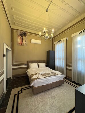 In-room safe, laptop workspace, blackout curtains, free WiFi - Avlia Konakları (Edirne)