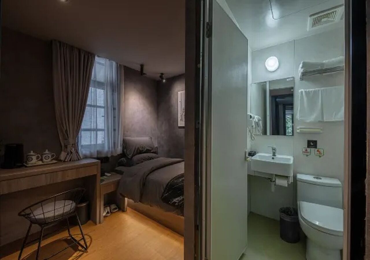 Elite Double Room | Desk, laptop workspace, free WiFi