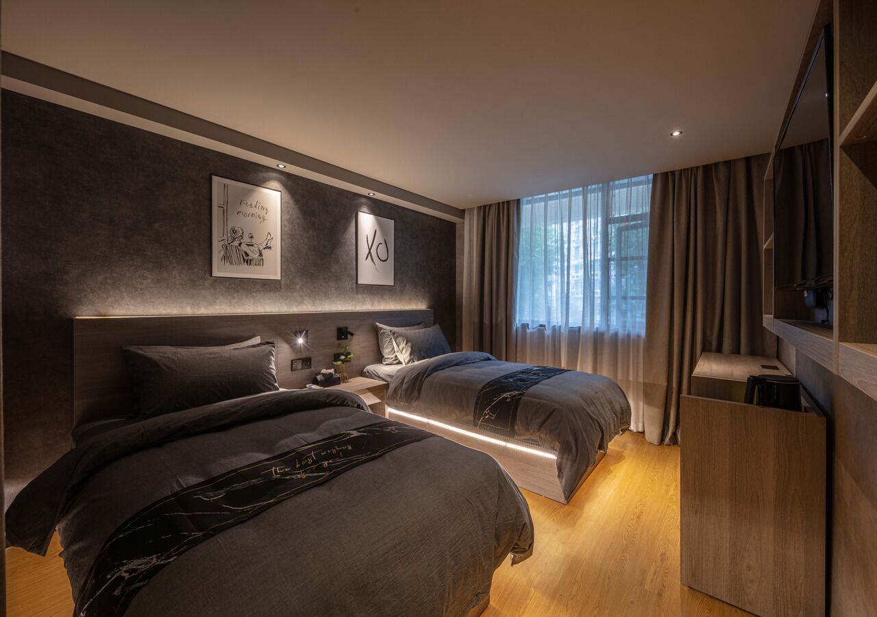 Superior Twin Room | Desk, laptop workspace, free WiFi