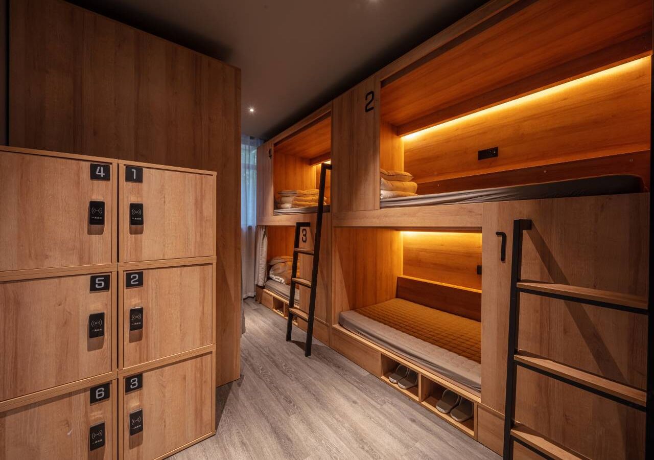 Basic Shared Dormitory | Desk, laptop workspace, free WiFi
