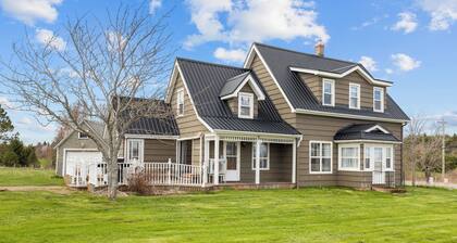 Rustico Hillside Vacation Home