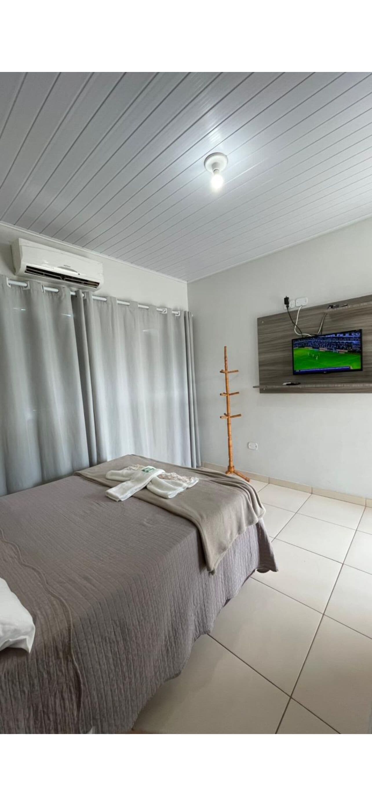 Quarto casal, varanda coberta, vista para a cidade | Wi-Fi de cortesia