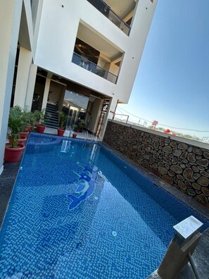 Piscina a l'aire lliure 