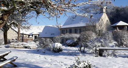 Holiday Home “Gîte 4 Pers - Les Gîtes de l'Aubrac” with Private Terrace, Garden & Wi-Fi