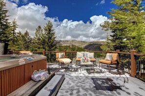 Outdoor spa tub - KBM Resorts | The Lookout | Pool Table, Wood Burning Fireplace, 2 Family Rooms, Views, Winter Shuttle to Silver Lake! PLO-6599 (Park City)