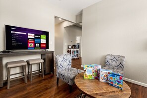 Interior - Luxurious 3-bedroom house in downtown San Antonio near the Alamodome. (San Antonio)