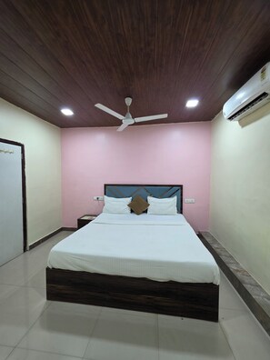 Deluxe Double Room, City View
