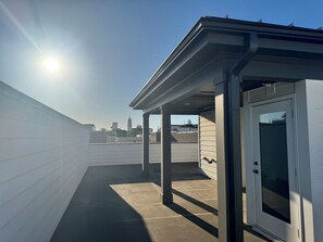 Terrace/patio - 5-Min to the FIFA World Cup Games: Rooftop Patio + City Views (Atlanta)