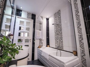 Bathroom - Vrbo Property (Site archéologique de Carthage)