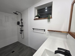 Towels, soap, shampoo, toilet paper