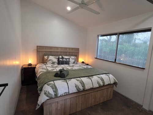 A Rustic 3 brm Farm House located on 25 acres in Ravenshoe with rock pools.