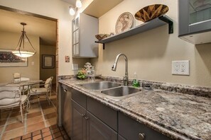 Interior - Charming Scottsdale Condo Near Old Town! (Scottsdale)