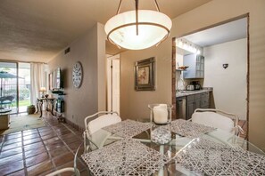 Dining - Charming Scottsdale Condo Near Old Town! (Scottsdale)