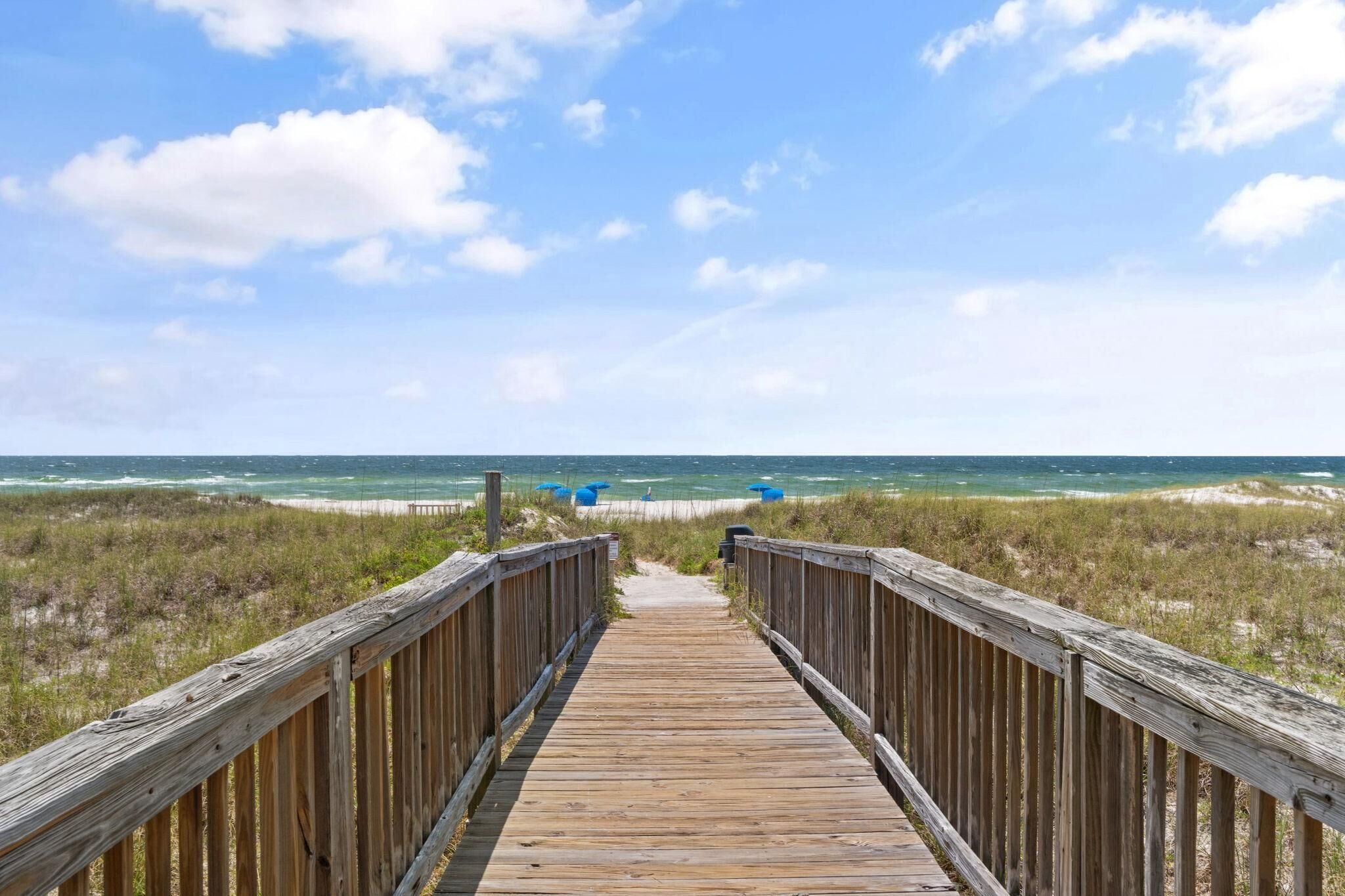 Condo, Plusieurs lits (Needle Rush Point E13) | Plage | Sur la plage