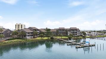Condo, nhiều giường (Needle Rush Point E13) | Bến du thuyền