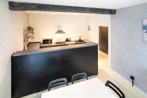 Apartment | Private kitchen - Antwerp Central 1br/7p Apartment (Antwerp)