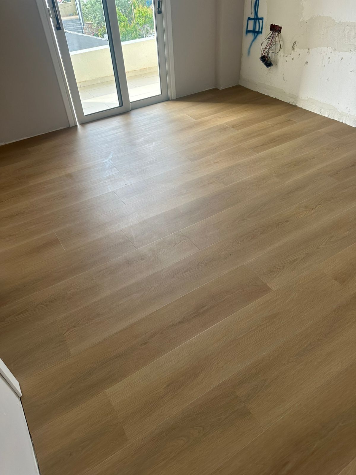 Deluxe Double Room, Balcony, City View | Interior