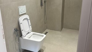 Deluxe Double Room | Bathroom