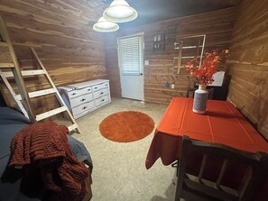 Internet, bed sheets - Cozy Glamping With Direct Access to Brimstone Trails. Gated & Fenced in For Dogs (Huntsville)